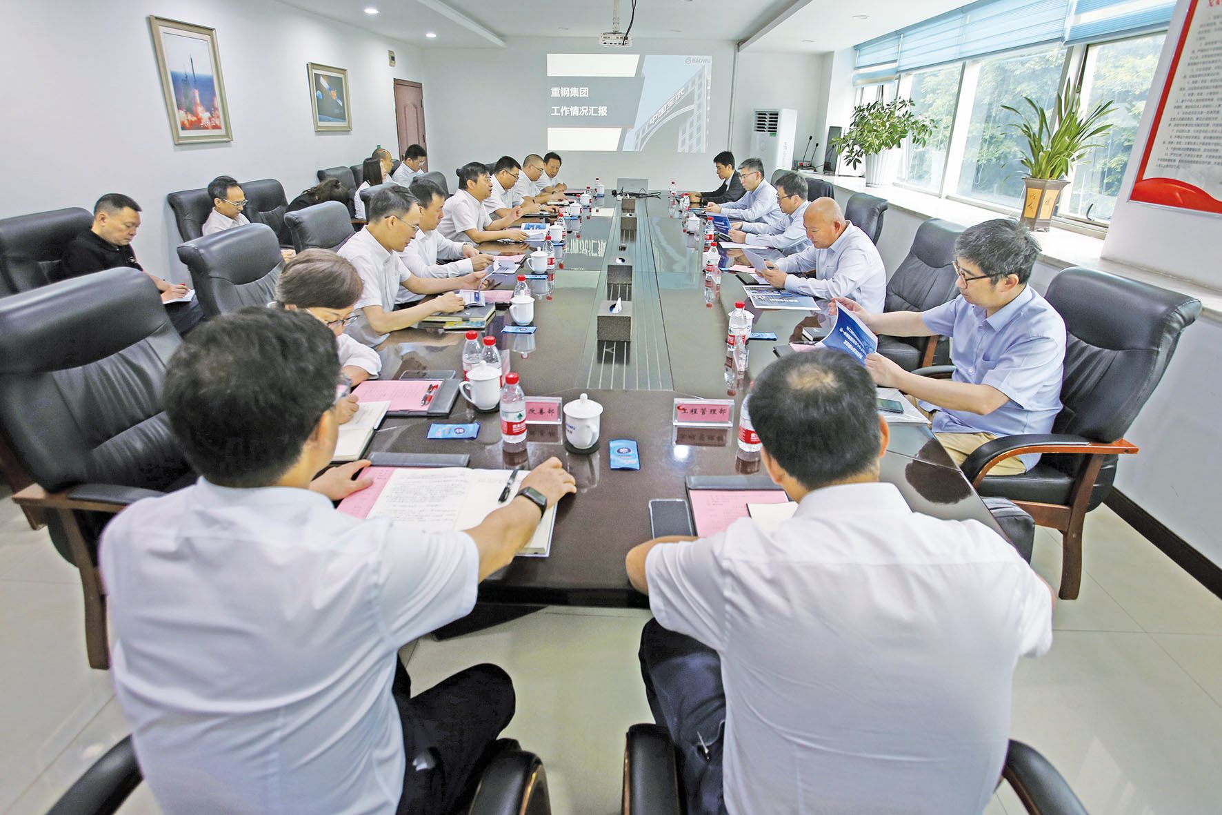 报眼：5月30日，中国宝武产业不动产中心总经理，宝地资产党委书记、董事长傅新宇来司调研。记者 沙凌云 摄bbec1985 0dc4 44df Bf59 661a540487b3